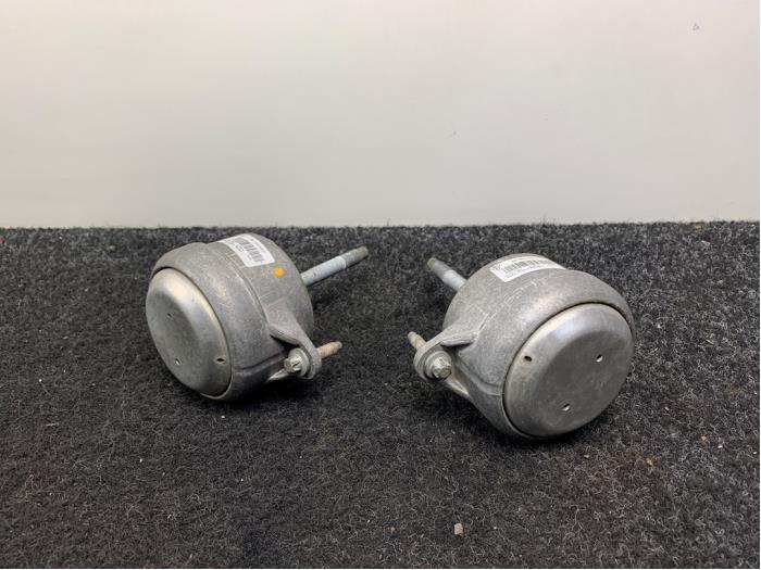 Gebrauchte Motorlager Porsche 911 (991) 3.8 24V Carrera 4S Preis € 149,99 Mit Mehrwertsteuer angeboten von Van Kronenburg Engines