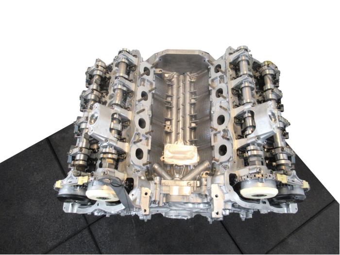 Motor van een BMW 5 serie (F10) 550i V8 32V TwinPower Turbo