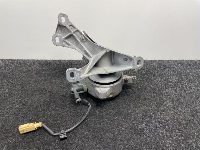Used Engine mount Audi S8 (D4) 4.0 V8 TFSI 32V Price € 45,00 Inclusive VAT offered by Van Kronenburg Engines