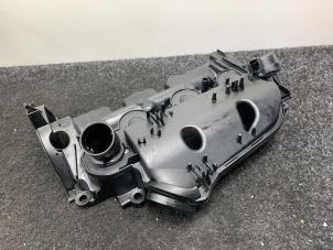 Used Intake manifold Landrover Discovery III (LAA/TAA) 2.7 TD V6 Price € 50,00 Inclusive VAT offered by Van Kronenburg Engines