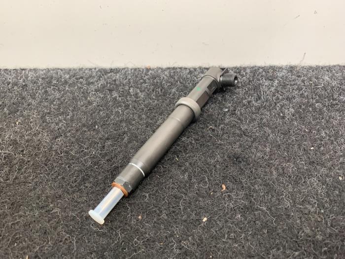 Injector (diesel) from a Mercedes-Benz C (W204) 2.2 C-220 CDI 16V BlueTEC 2014
