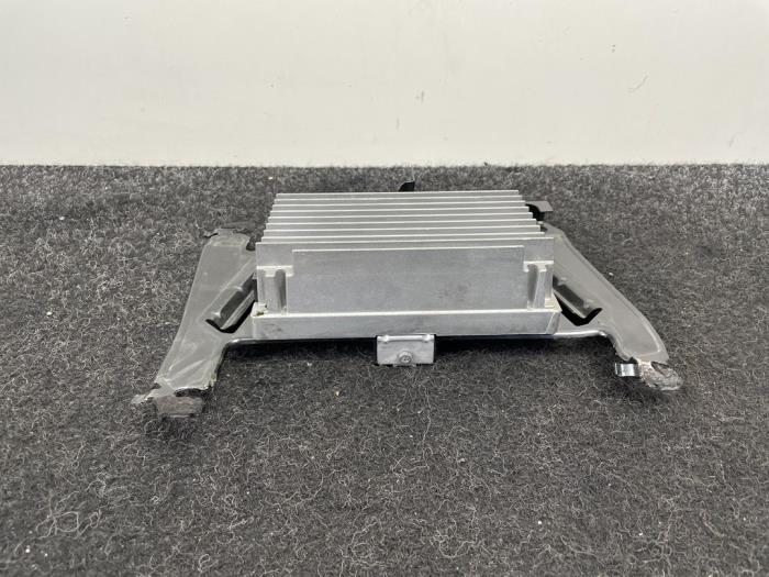 Radio amplifier from a BMW 4 serie (F32) 420d xDrive 2.0 16V