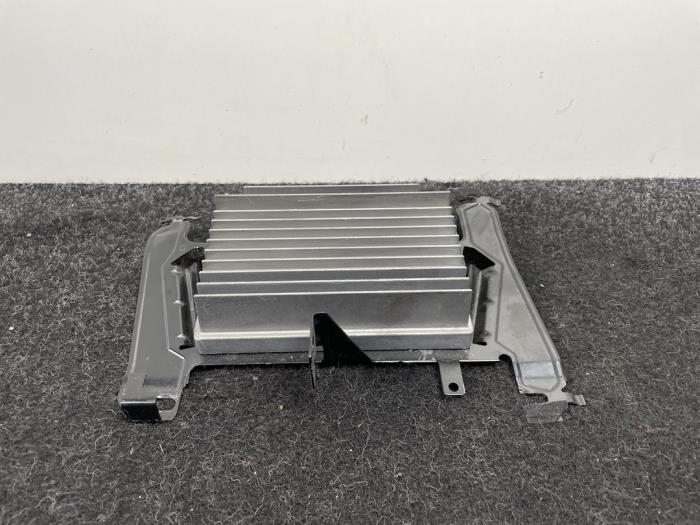 Radio amplifier from a BMW 4 serie (F32) 420d xDrive 2.0 16V