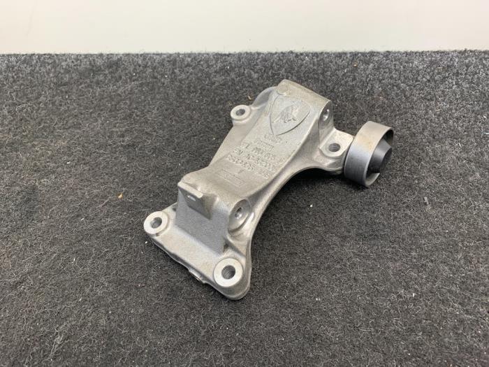 Usados Rodillo tensor correa múltiple Audi RS 6 (C6) RS6 5.0 V10 40V TFSI Precio € 40,00 IVA incluido ofrecido por Van Kronenburg Engines