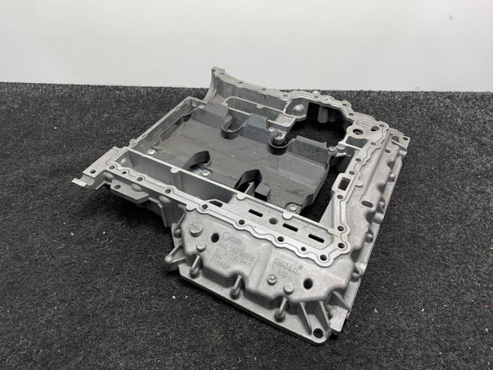 Usagé Couvercle carter Audi A6 (C6) 2.4 V6 24V Prix € 44,95 Prix TTC proposé par Van Kronenburg Engines