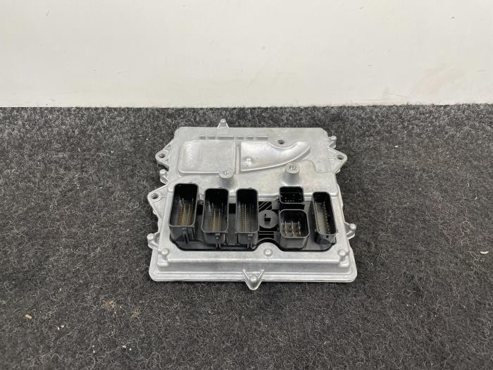 Used Engine management computer BMW 4 serie (F32) M4 3.0 24V TwinPower Turbo Price € 499,95 Inclusive VAT offered by Van Kronenburg Engines