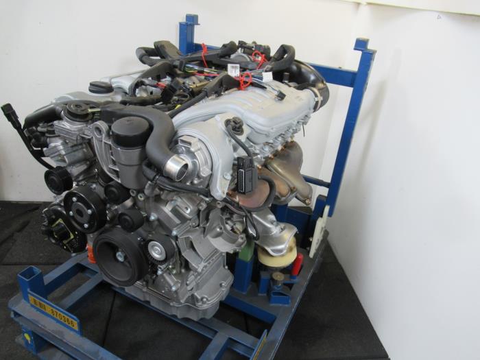 Motor de un Mercedes-Benz S (W220) 5.8 S-600L V12 36V