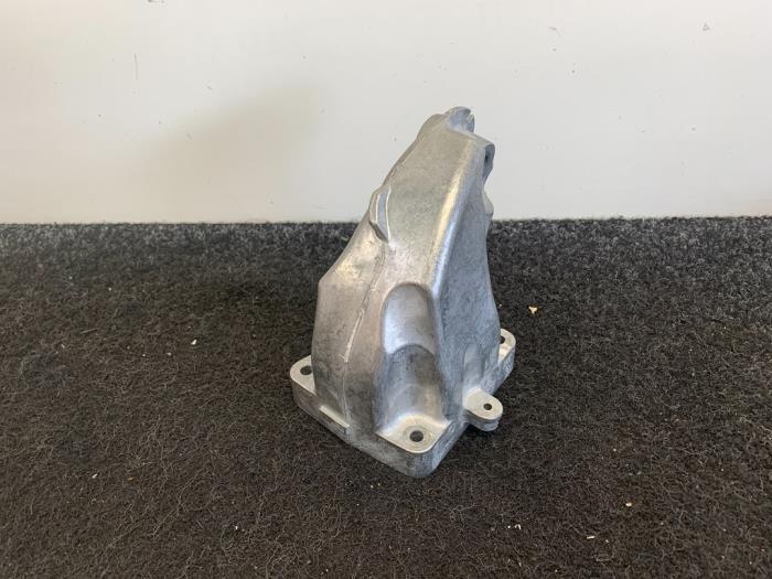 Usagé Support moteur Mercedes E (W212) E-300 CDI V6 24V BlueEfficiency Prix € 39,95 Prix TTC proposé par Van Kronenburg Engines