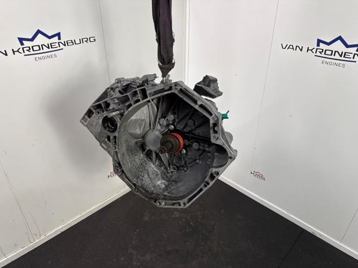 Gebrauchte Getriebe Renault Scénic III (JZ) Preis € 449,94 Mit Mehrwertsteuer angeboten von Van Kronenburg Engines