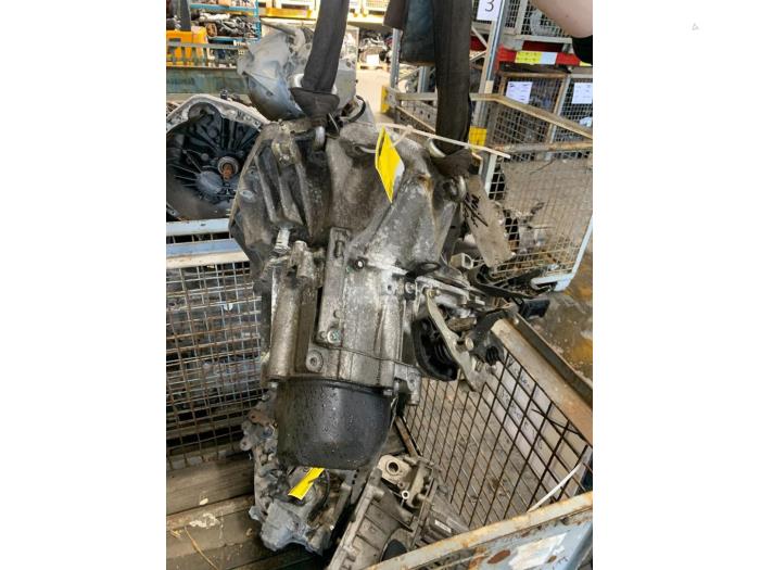 Usagé Boîte de vitesse Renault Clio V (RJAB) 1.0 TCe 100 12V Prix € 299,95 Prix TTC proposé par Van Kronenburg Engines