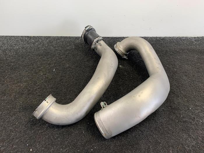 Gebrauchte Intercooler Rohr Mercedes ML II (164/4JG) 6.2 63 AMG 4-Matic V8 32V Preis € 99,99 Mit Mehrwertsteuer angeboten von Van Kronenburg Engines