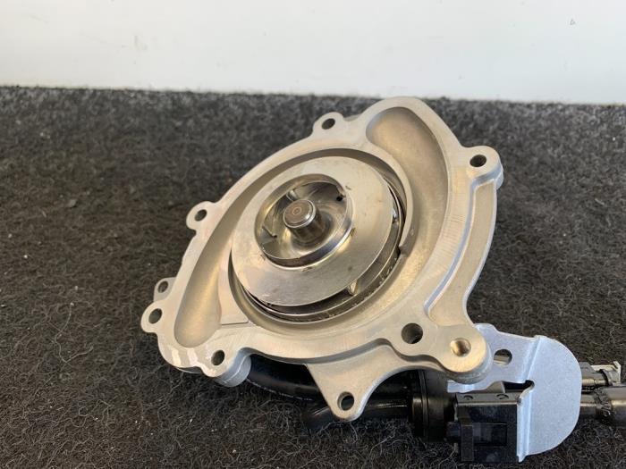 Water pump Mercedes GLE 350d 3.0 V6 24V BlueTEC 4-Matic