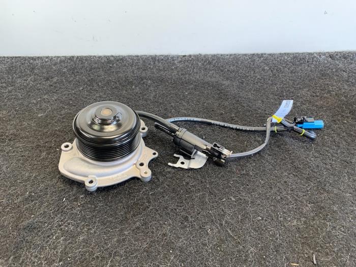 Water pump Mercedes GLE 350d 3.0 V6 24V BlueTEC 4-Matic