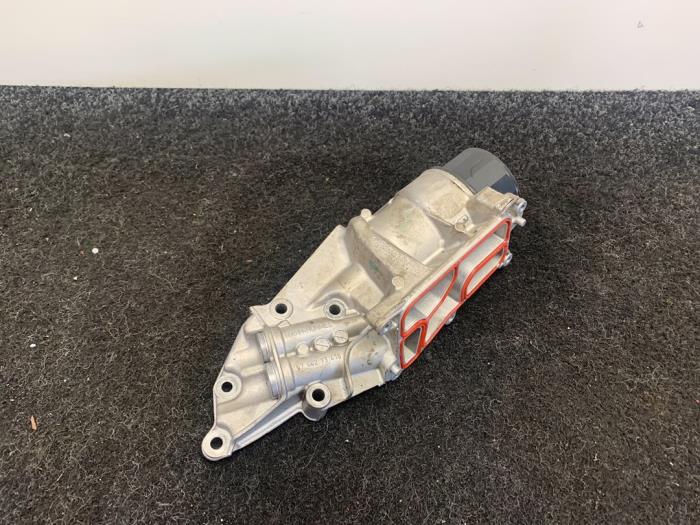 Gebrauchte Ölfiltergehäuse Mercedes C (W203) 2.5 C-230 V6 24V Preis € 30,00 Mit Mehrwertsteuer angeboten von Van Kronenburg Engines