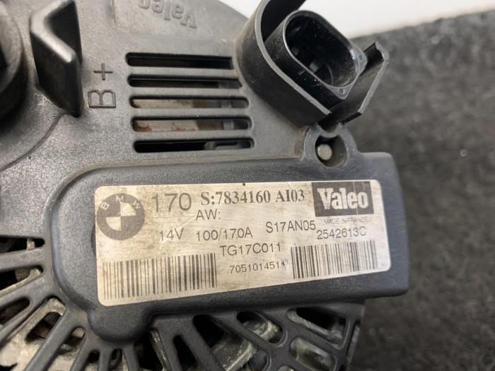Dynamo van een BMW 5 serie (E60) M5 V-10 40V LHD