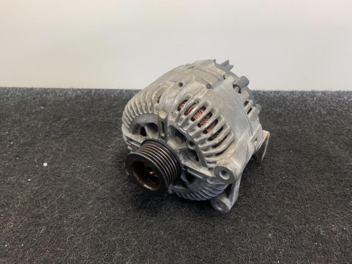 Begagnade Dynamo BMW 5 serie (E60) M5 V-10 40V LHD Pris € 199,94 Inklusive moms erbjuds av Van Kronenburg Engines