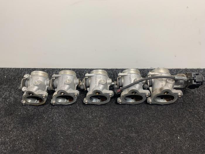 Usagé Boitier papillon BMW 6 serie (E64) M6 V10 40V Prix € 274,95 Prix TTC proposé par Van Kronenburg Engines
