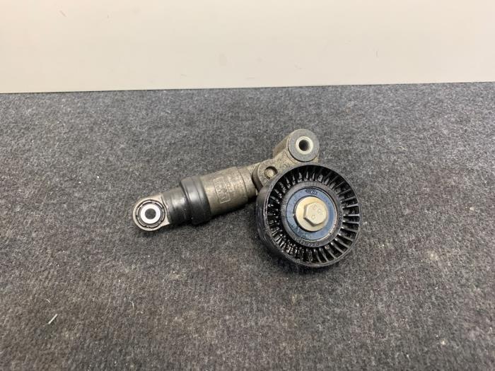 Usados Rodillo tensor correa múltiple BMW 3 serie (E90) M3 4.0 V8 32V CRT Precio € 29,95 IVA incluido ofrecido por Van Kronenburg Engines