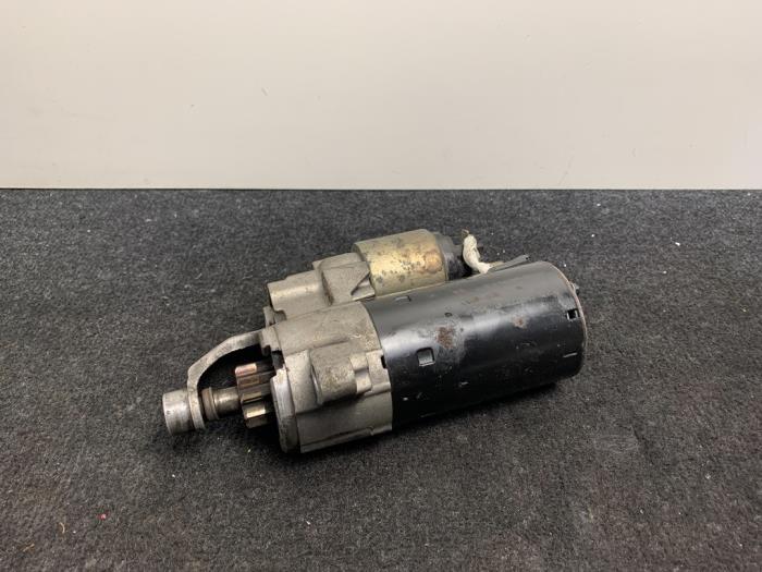 Usagé Démarreur Audi A4 (B8) 3.2 FSI V6 24V Prix € 30,00 Prix TTC proposé par Van Kronenburg Engines