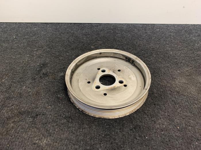 Power steering pump pulley from a Audi A6 (C6) 2.4 V6 24V