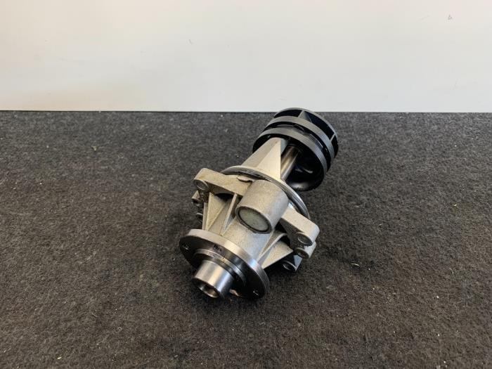 Begagnade Vattenpump BMW 5 serie (E60) M5 V-10 40V LHD Pris € 84,99 Inklusive moms erbjuds av Van Kronenburg Engines
