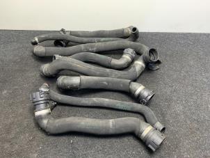 Used Hose (miscellaneous) BMW 5 serie (E60) M5 V10 40V Price € 49,95 Inclusive VAT offered by Van Kronenburg Engines