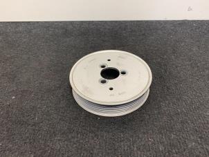 Used Water pump pulley Audi Q7 (4MB/4MG) 3.0 TDI V6 24V Price € 12,50 Inclusive VAT offered by Van Kronenburg Engines