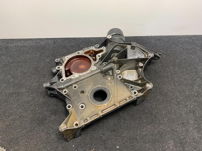 Usagé Couvercle de distribution Mercedes Sprinter 3t (903) 311 CDI 16V 4x4 Prix € 50,00 Prix TTC proposé par Van Kronenburg Engines