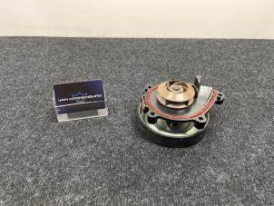 Usagé Pompe à eau Mini Clubman (R55) 1.6 16V One Prix € 65,00 Prix TTC proposé par Van Kronenburg Engines