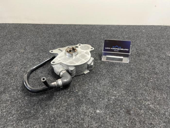 Used Mechanical fuel pump Volkswagen Passat Variant 4Motion (3C5) 2.0 TDI 16V Bluemotion Price € 25,00 Inclusive VAT offered by Van Kronenburg Engines