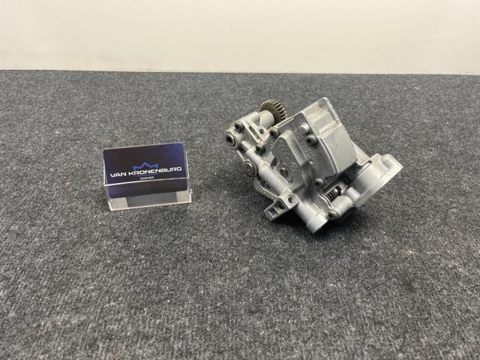 Gebrauchte Ölpumpe Audi RS 5 (8F7) 4.2 V8 32V Preis € 179,94 Mit Mehrwertsteuer angeboten von Van Kronenburg Engines