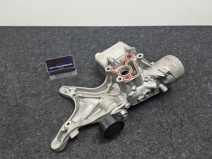 Gebrauchte Ölfiltergehäuse Volkswagen Golf VII (AUA) 2.0 GTI 16V Clubsport Preis € 59,99 Mit Mehrwertsteuer angeboten von Van Kronenburg Engines