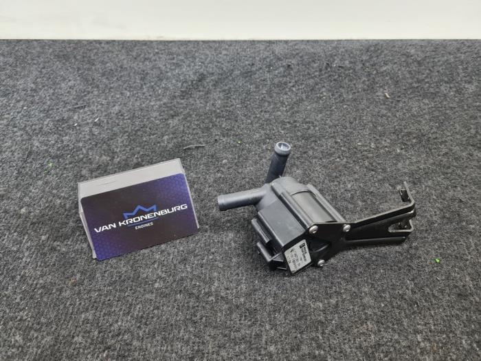Begagnade Extra vattenpump BMW X5 (E70) M Turbo 4.4i V8 32V Pris € 45,00 Inklusive moms erbjuds av Van Kronenburg Engines