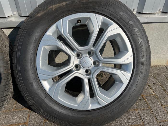 Wheel + tyre from a Land Rover Range Rover Sport (LW)