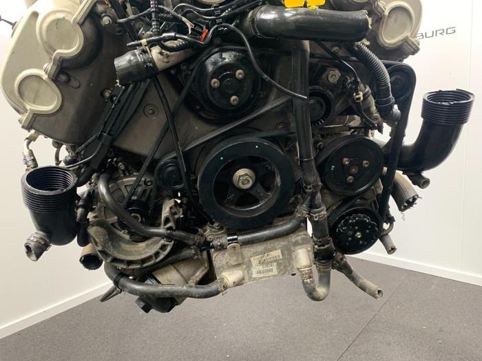 Engine from a Porsche Cayenne (9PA) 4.8 V8 32V Turbo 2009