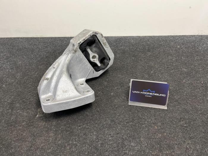 Used Engine mount Jeep Grand Cherokee (WH/WK) 3.0 CRD V6 24V DPF Price € 77,95 Inclusive VAT offered by Van Kronenburg Engines