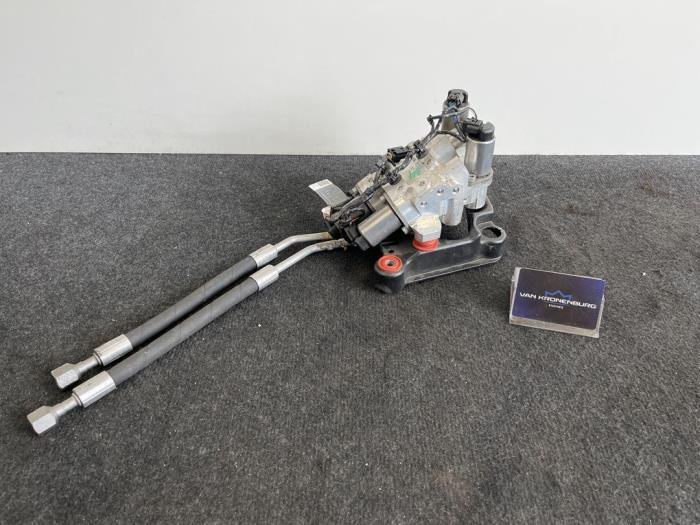 Gebrauchte Ventilblock hydraulisch BMW 5 serie (F10) 550i xDrive V8 32V TwinPower Turbo Preis € 225,00 Mit Mehrwertsteuer angeboten von Van Kronenburg Engines