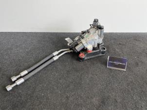 Used Hydraulic valve unit BMW 5 serie (F10) 550i xDrive V8 32V TwinPower Turbo Price € 225,00 Inclusive VAT offered by Van Kronenburg Engines