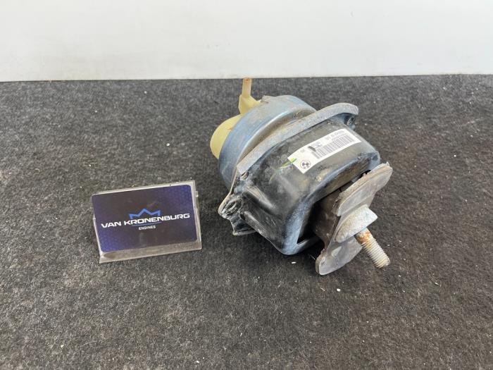 Used Engine mount BMW X5 (F15) M50d 3.0 24V Price € 60,50 Inclusive VAT offered by Van Kronenburg Engines