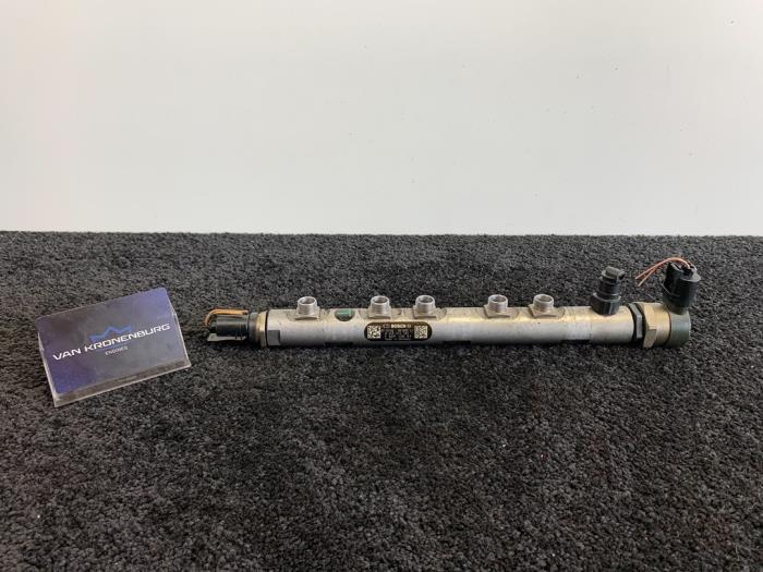 Usagé Système d'injection BMW 1 serie (E81) 123d 16V . Prix € 49,95 Prix TTC proposé par Van Kronenburg Engines