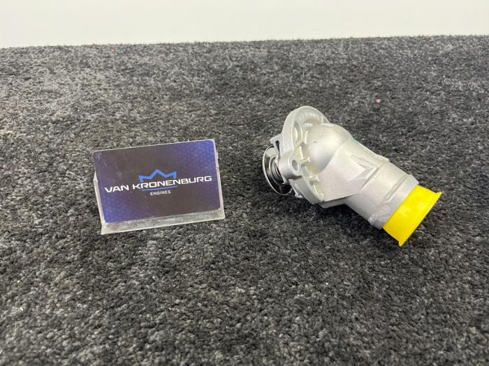 Neue Thermostat Mercedes CLS (C219) 500 5.0 V8 24V Preis € 50,00 Mit Mehrwertsteuer angeboten von Van Kronenburg Engines