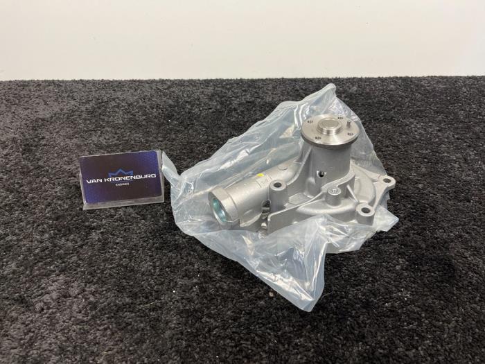 Nya Vattenpump Mitsubishi Colt (C5) 1.6 GTi 16V Kat. Pris € 45,00 Inklusive moms erbjuds av Van Kronenburg Engines