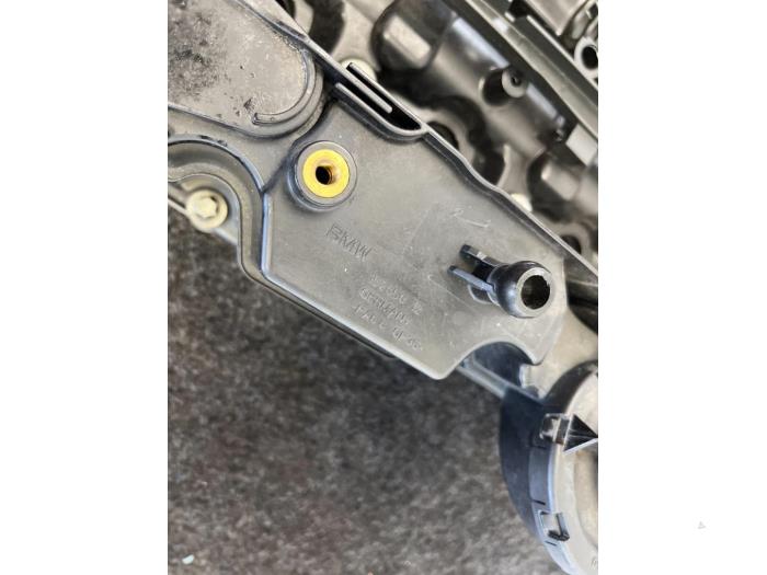 Rocker cover BMW X5 xDrive 30d 3.0 24V 15265812 N57D30A