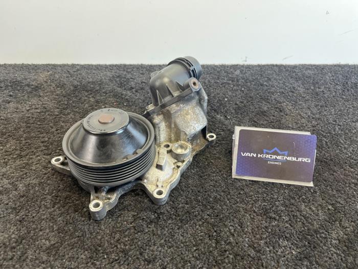 Usagé Pompe à eau BMW X3 (E83) xDrive28i 24V Prix € 40,00 Prix TTC proposé par Van Kronenburg Engines