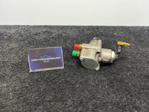 Used High pressure pump Audi Q7 (4LB) 4.2 FSI V8 32V Price € 150,00 Inclusive VAT offered by Van Kronenburg Engines