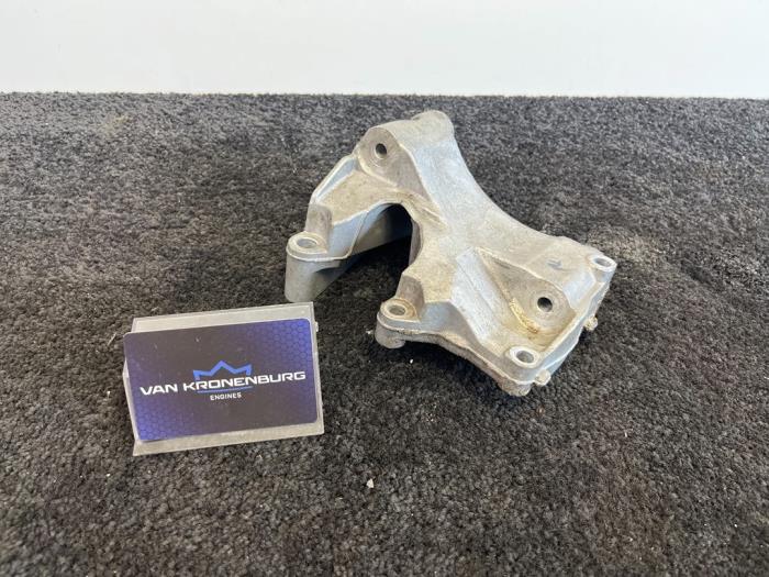 Gebrauchte Dynamostütze oben Audi RS 5 (8T3) RS5 4.2 V8 32V Preis € 24,94 Mit Mehrwertsteuer angeboten von Van Kronenburg Engines