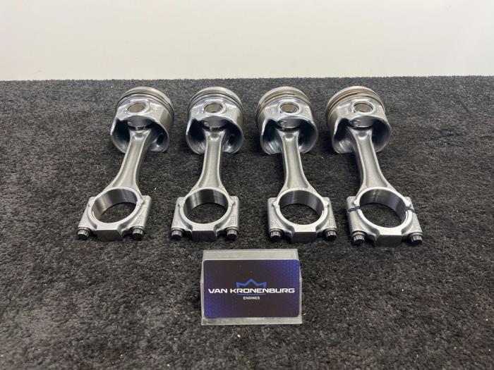 Usados Pistón Audi A3 Limousine (8VS/8VM) 1.6 TDI Ultra 16V Quattro Precio € 200,00 IVA incluido ofrecido por Van Kronenburg Engines