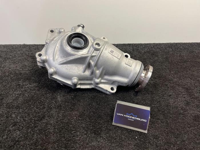 Begagnade Främre differential BMW 5 serie (F10) M5 V8 32V 30 Jahre, Competition Edition Pris € 950,00 Inklusive moms erbjuds av Van Kronenburg Engines