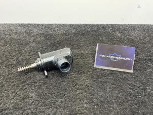 Used Camshaft adjuster Mini Clubman (F54) 1.5 One 12V Price € 58,95 Inclusive VAT offered by Van Kronenburg Engines