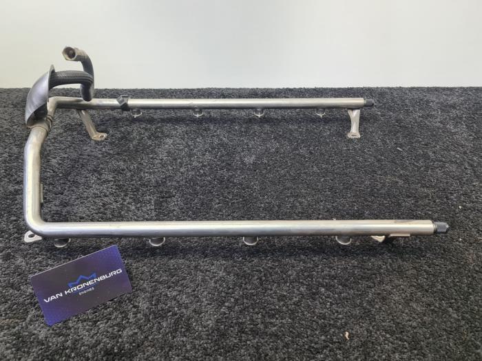Usagé Système d'injection Porsche Cayenne (9PA) 4.5 V8 32V Turbo Prix € 39,99 Prix TTC proposé par Van Kronenburg Engines